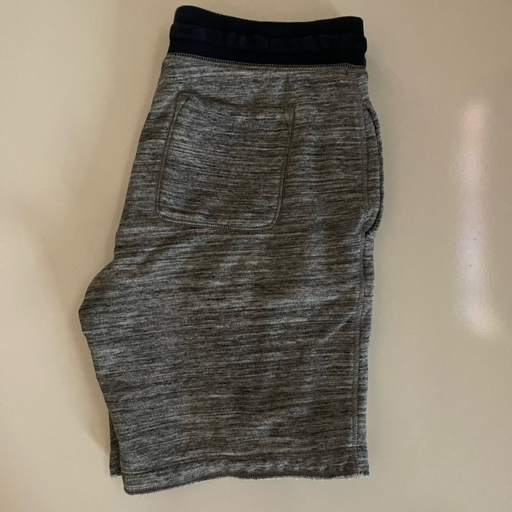 Men’s Gap Drawstring Shorts. Medium. - image 2